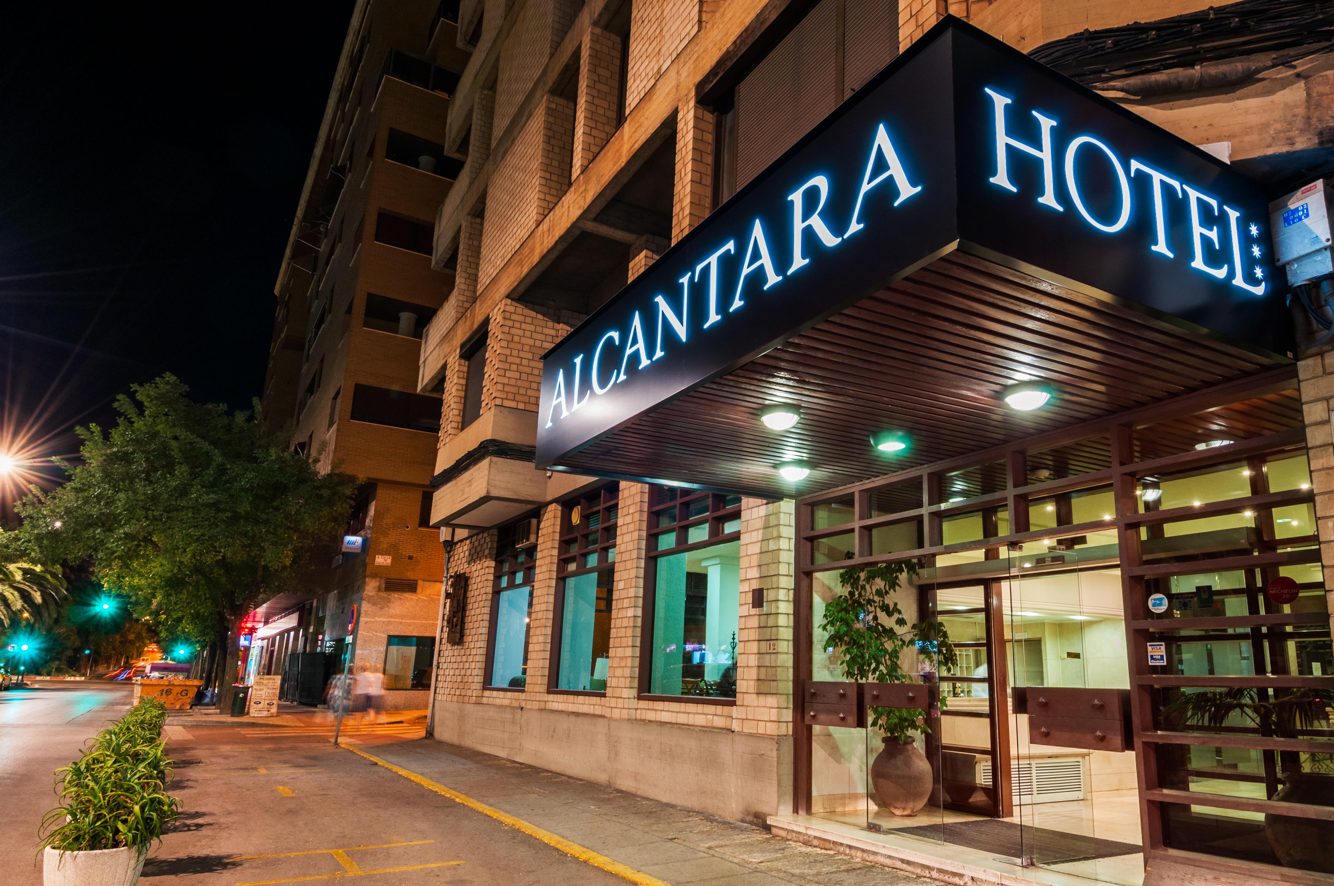 Hotel Alcantara Caceres Ngoại thất bức ảnh